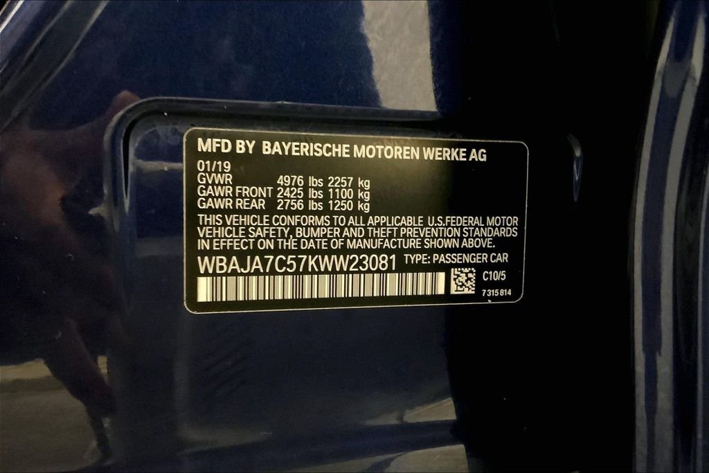 Used 2019 Mediterranean Blue Metallic BMW  image 32