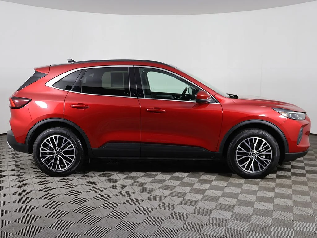 Used 2025 Red Metallic Ford Base image 17