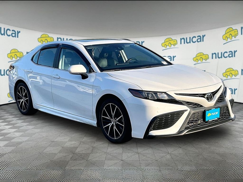 Used 2023 Ice Toyota SE image 1