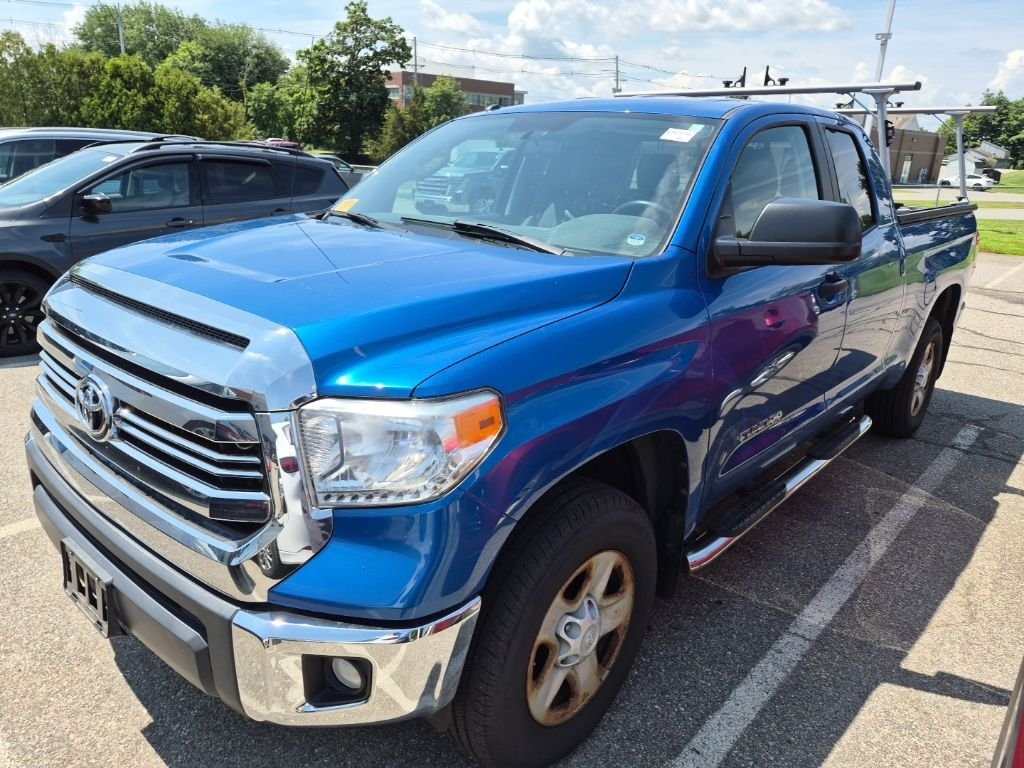 Used 2016 Blue Toyota SR5 image 3