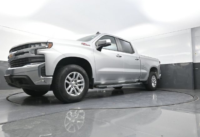 Used 2020 Silver Chevrolet LT image 33