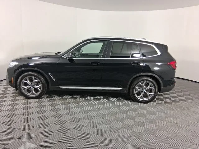 Used 2023 Black BMW xDrive30i image 4
