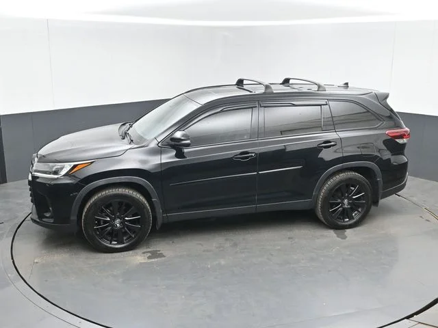 Used 2019 Midnight Black Metallic Toyota SE image 38