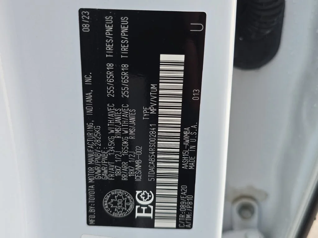 Used 2024  Toyota XLE image 23
