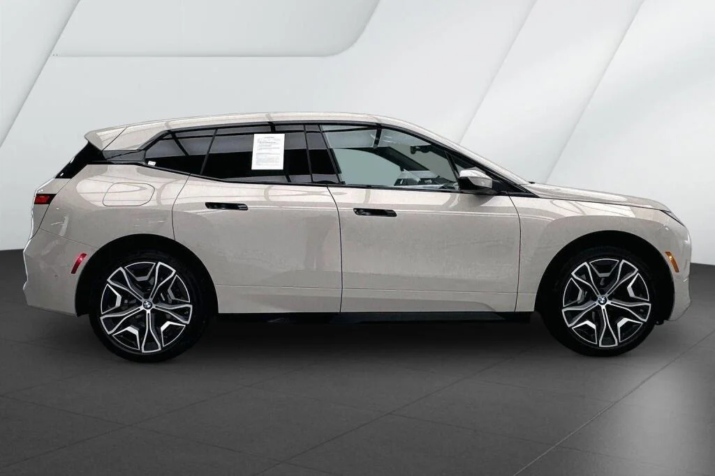 New 2026 Dune Grey Metallic BMW xDrive45 image 4