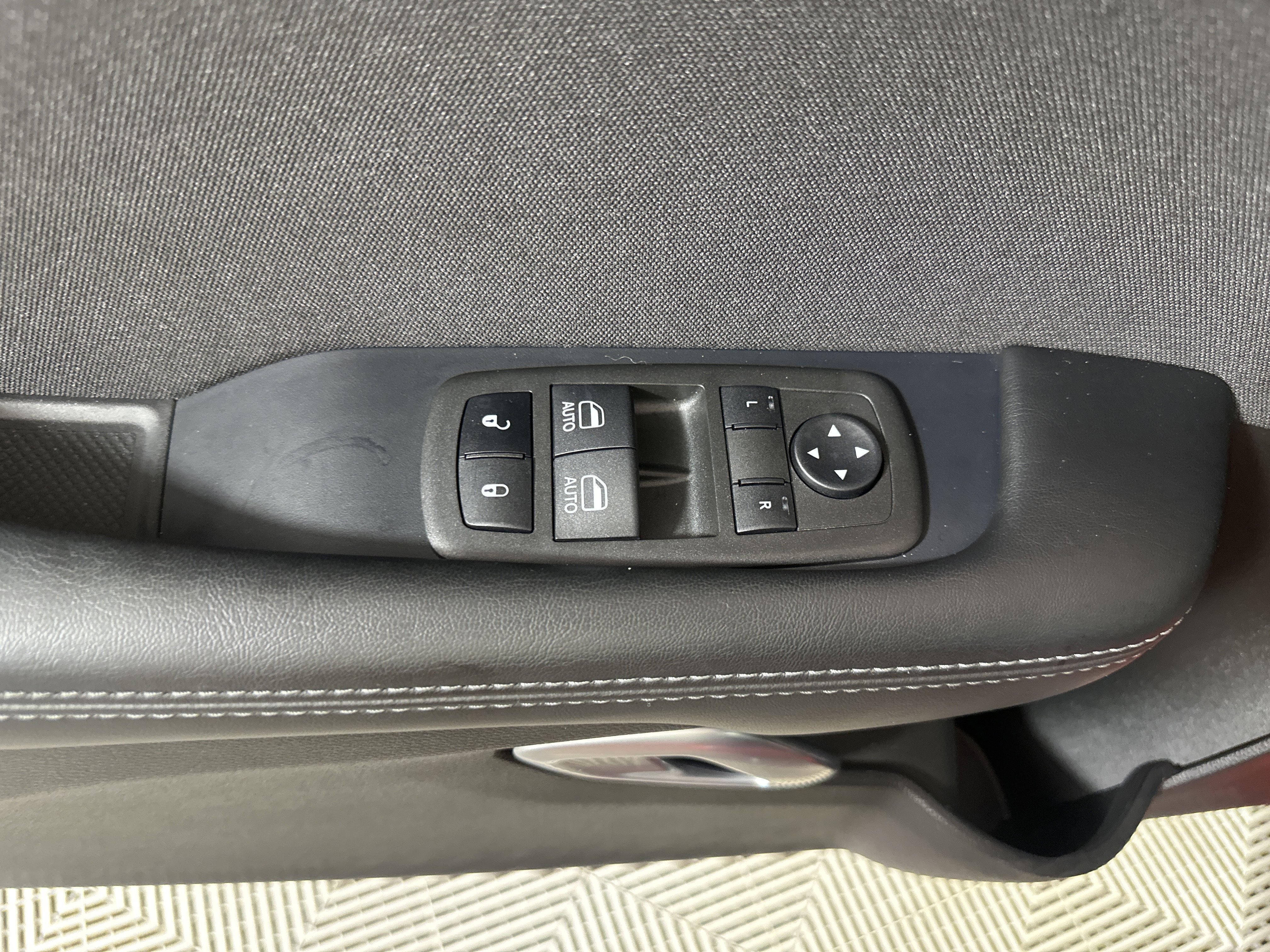 Certified Used 2023 Go Mango Dodge SXT image 11