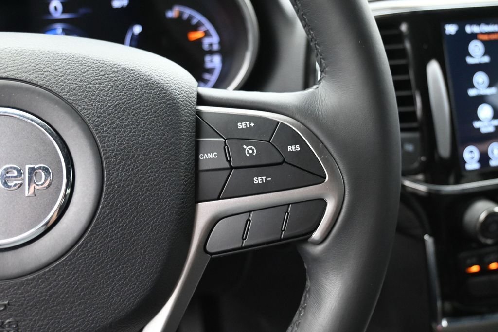 Used 2019 Black Jeep Altitude image 7