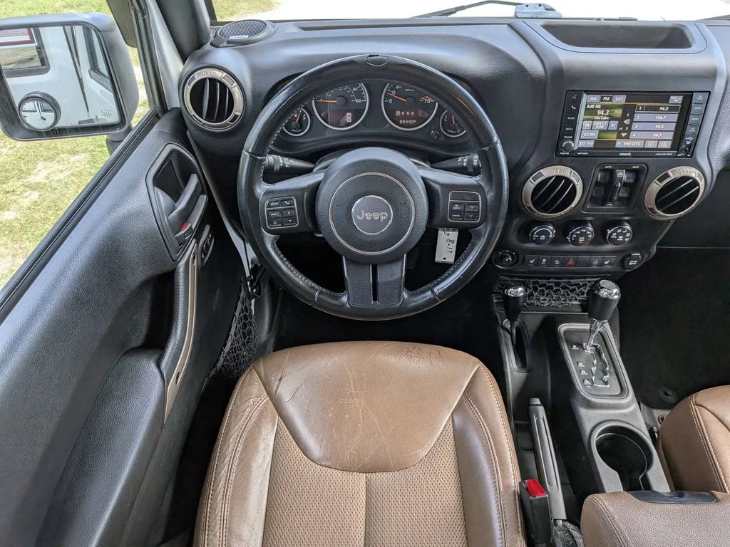 Used 2017 White Jeep Unlimited Sahara image 15