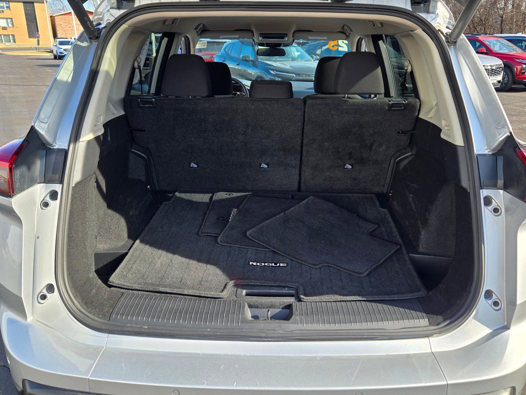 2025 Nissan Rogue SV - Photo 12