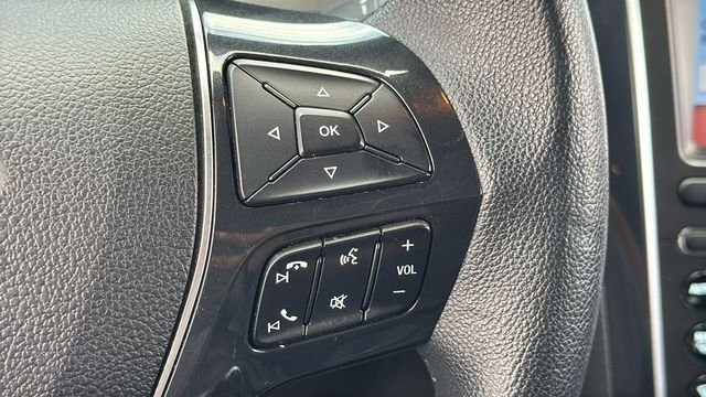 Used 2018 White Ford Limited image 27