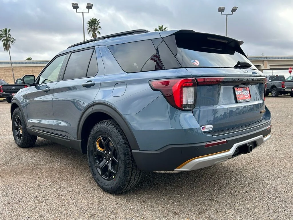 New 2026 Vapor Blue Metallic Ford Tremor® image 5
