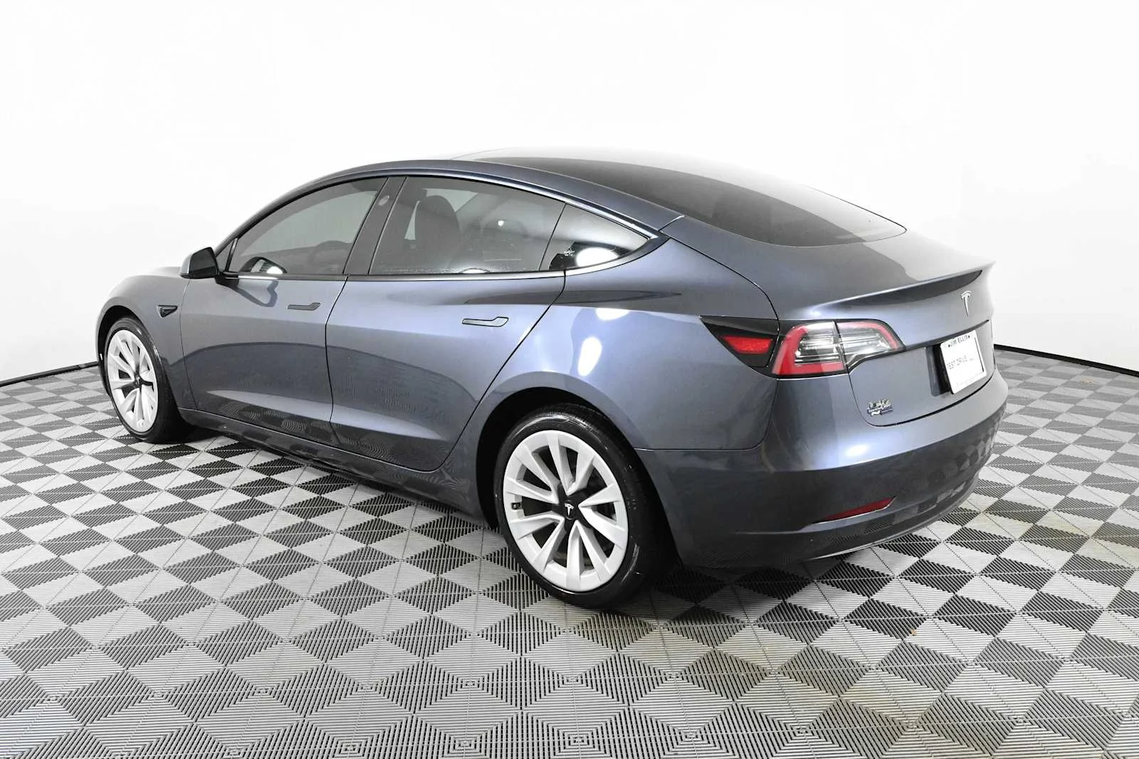 Used 2023 Midnight Silver Metallic Tesla  image 7