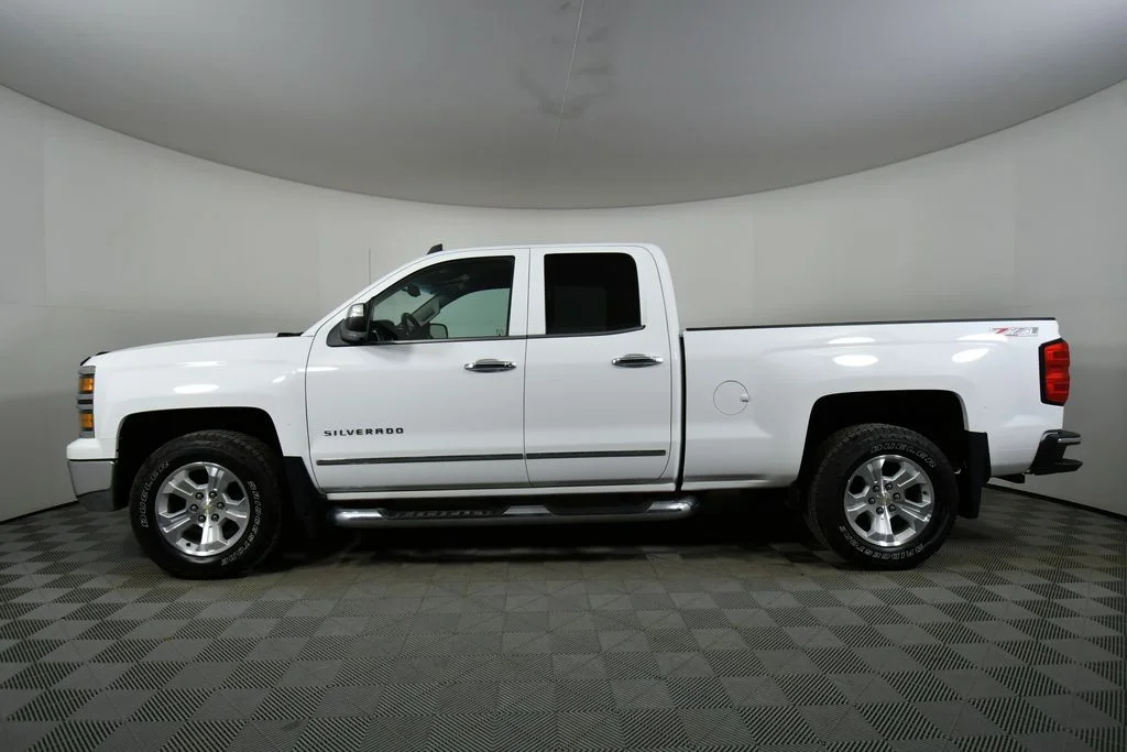 Used 2015 White Chevrolet LTZ image 16