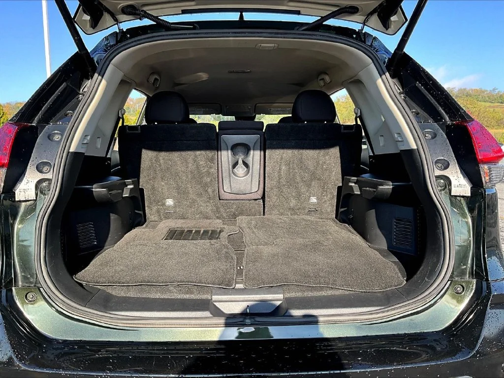 Used 2020 Midnight Pine Metallic Nissan SV image 26