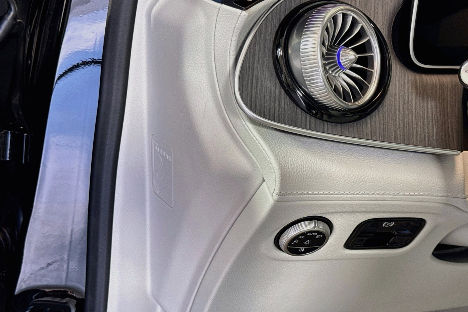 New 2026 Black Mercedes-Benz EQE 320+ image 10