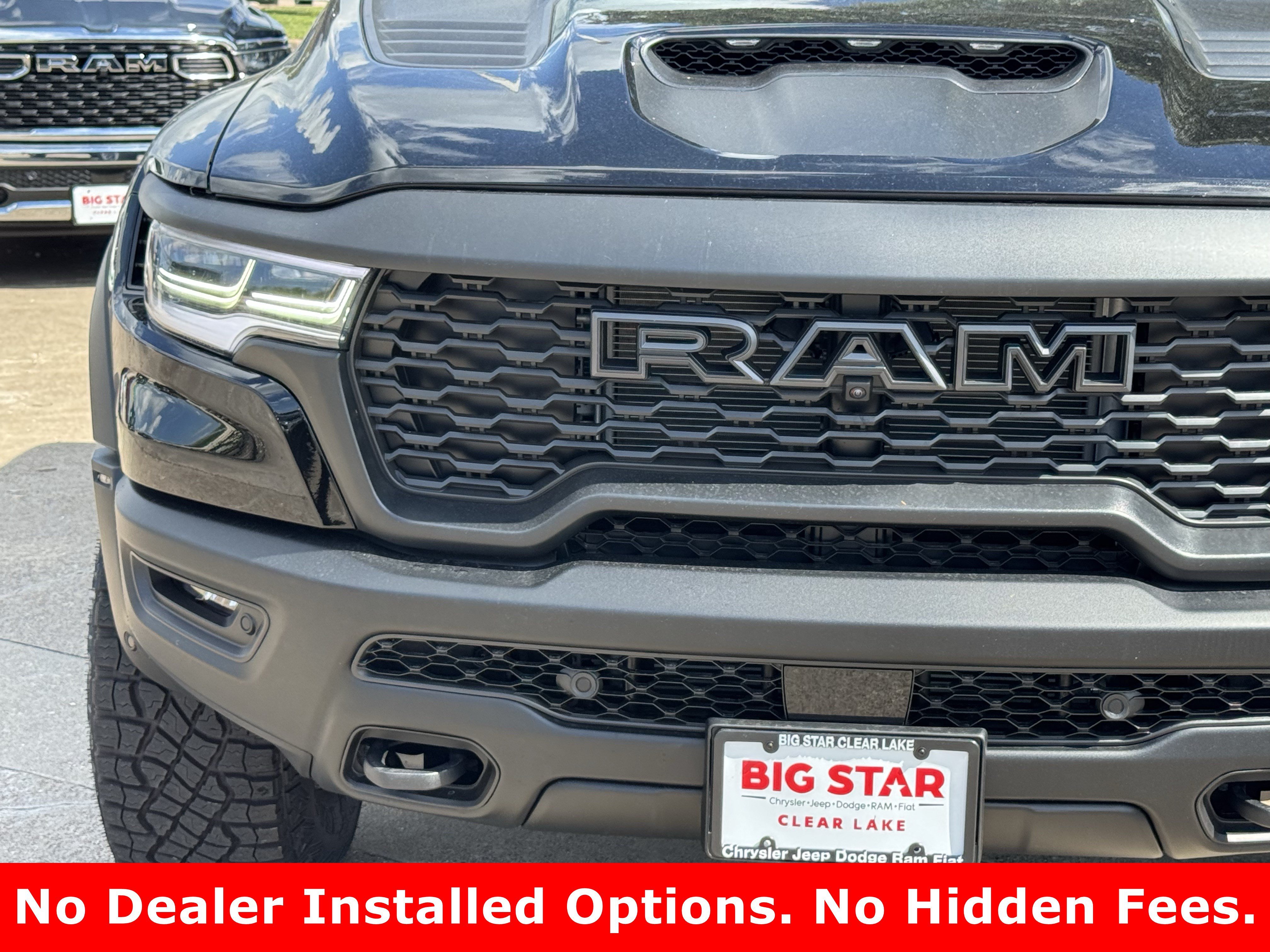 New 2026 Diamond Black Crystal Pearl-Coat Exterior Paint RAM RHO image 5