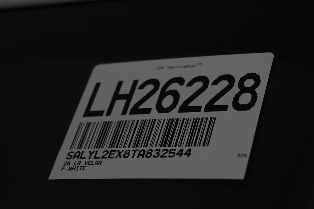 New 2026 Fuji White LAND ROVER Dynamic SE image 25