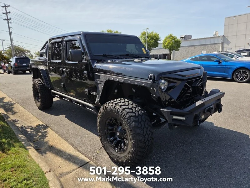 Used 2022 Black Clearcoat JEEP OVERLAND image 3