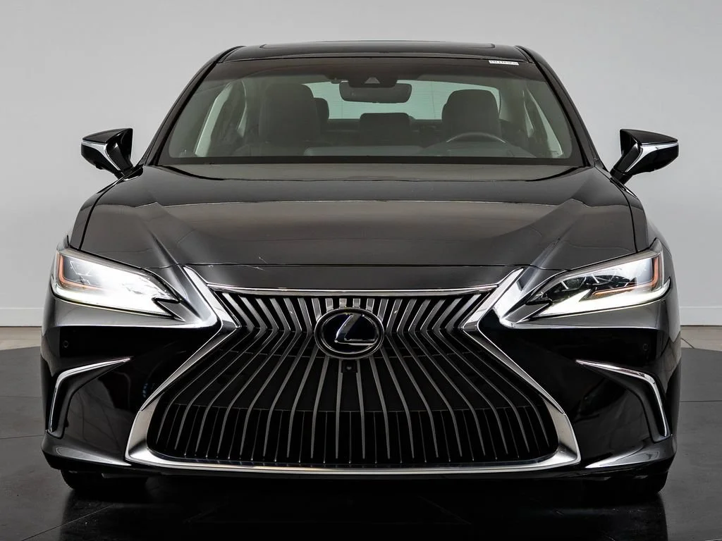 Certified Used 2020 OBSIDIAN Lexus 300h Ultra Luxury image 2