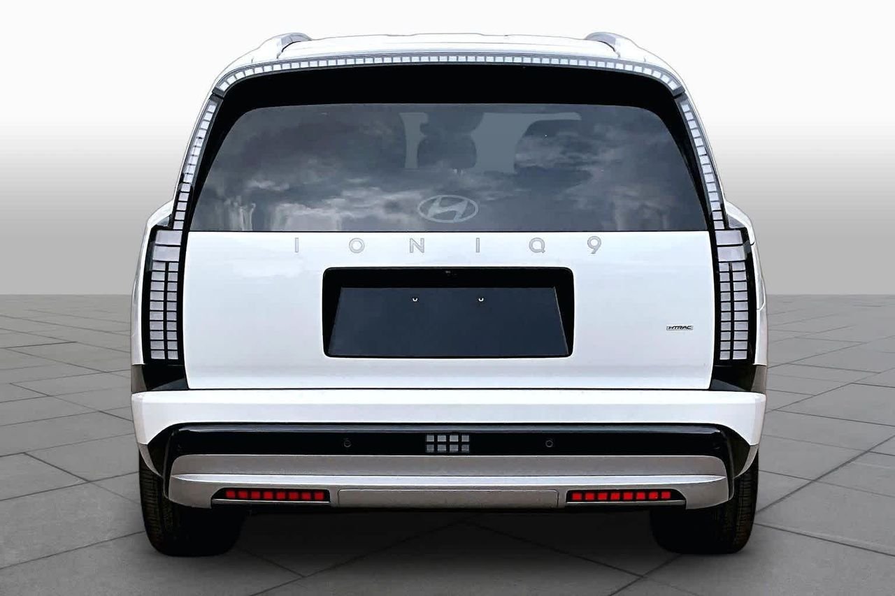 New 2026 Snow White Pearl Hyundai SEL image 4