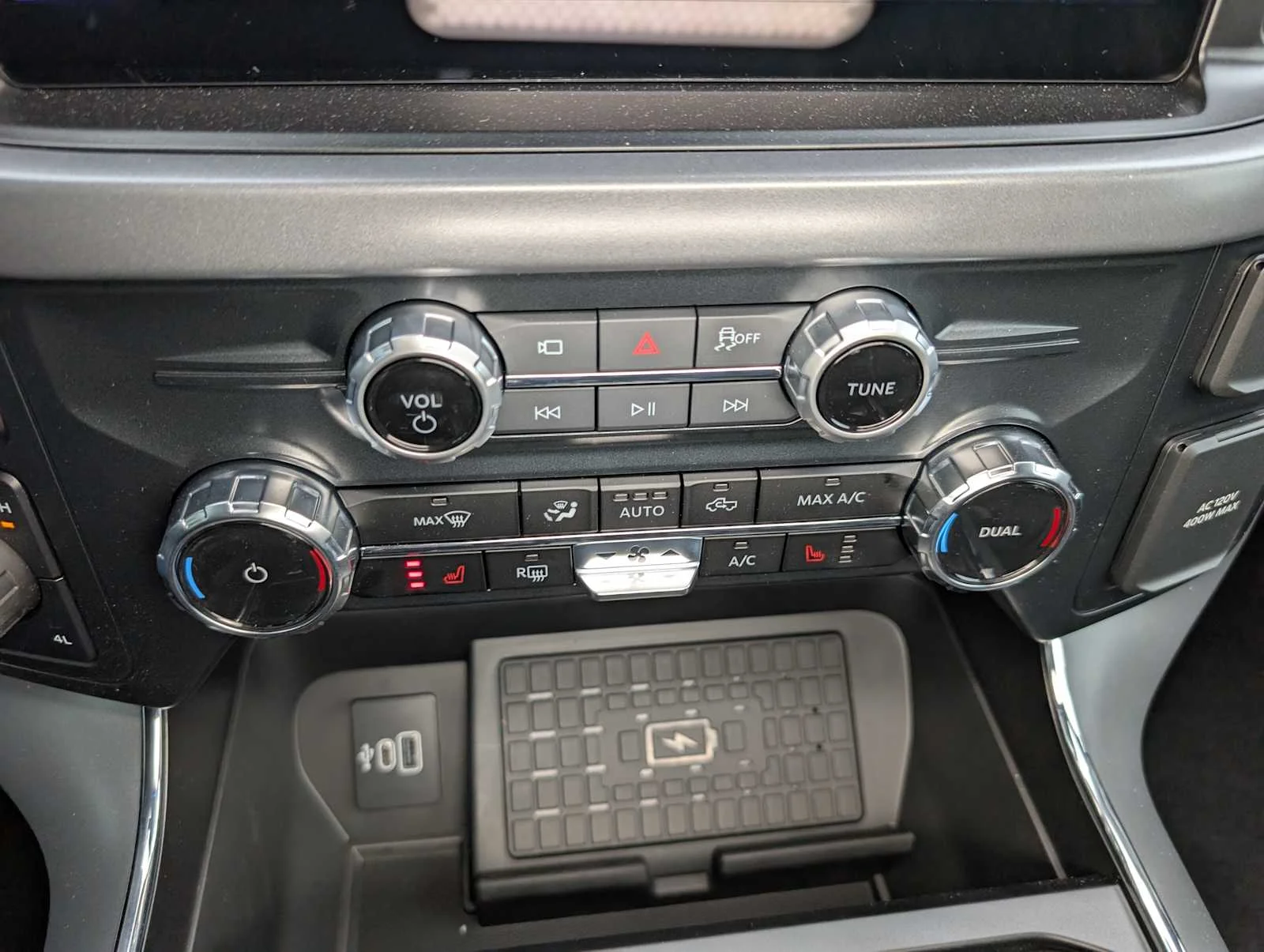 New 2026 Agate Black Metallic Ford XLT image 28