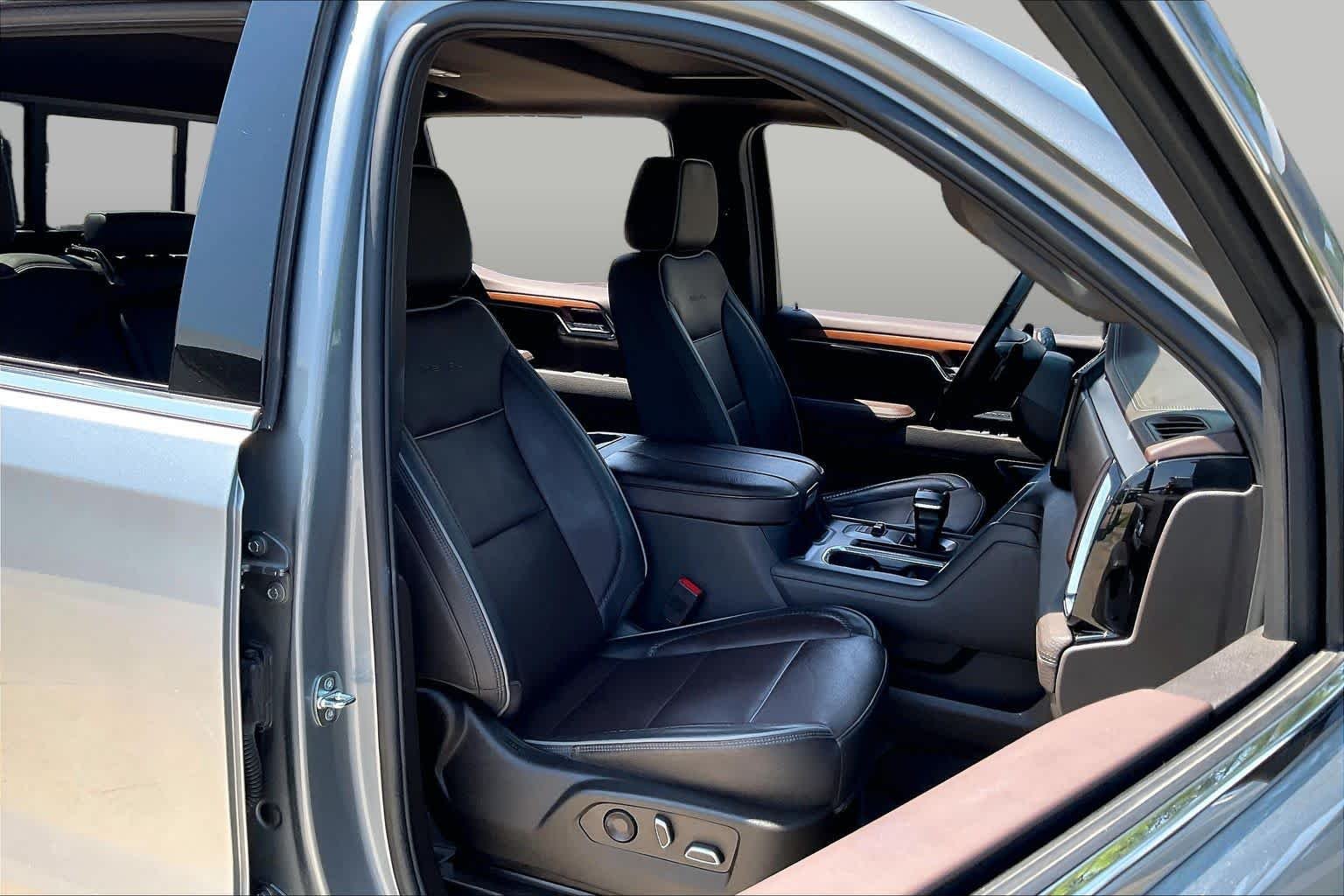 Used 2023 Sterling Metallic GMC Denali image 9