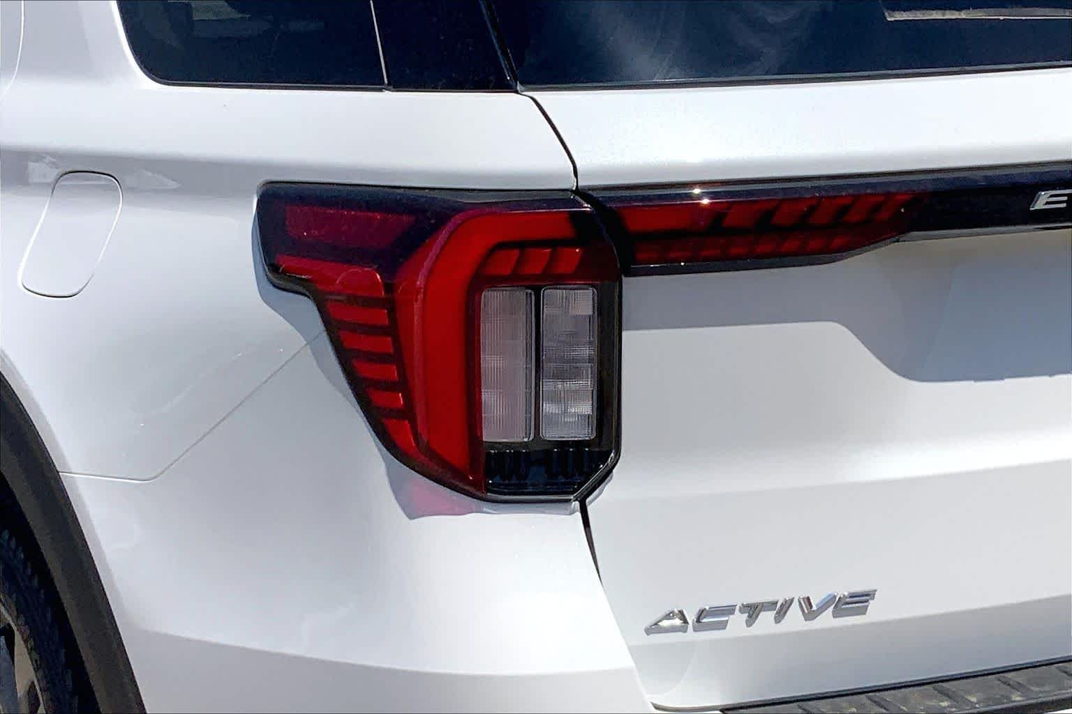 New 2026 Star White Metallic Tri-Coat Ford Active image 14