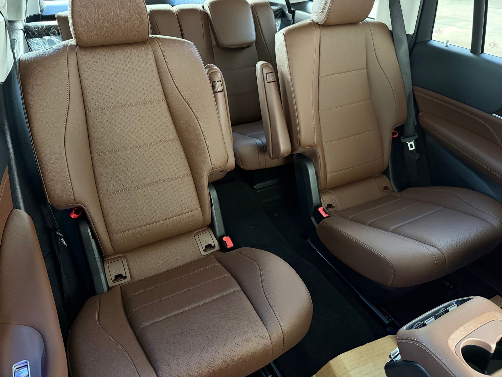 New 2026 Selenite Grey Metallic Mercedes-Benz GLS 450 image 17