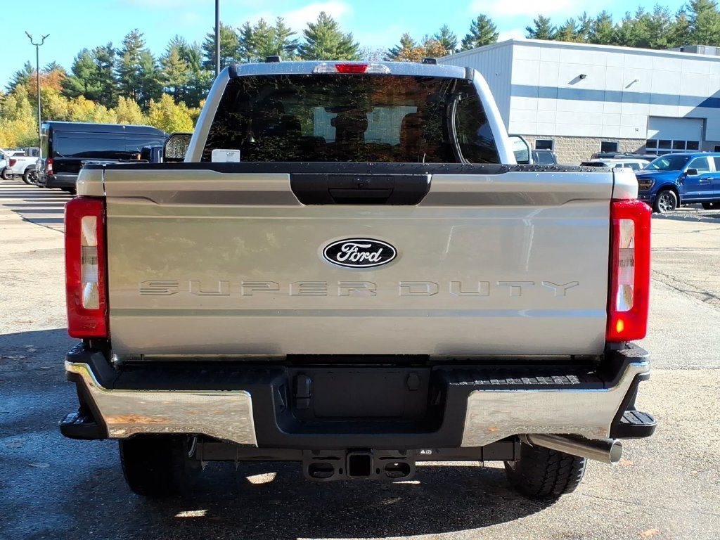 New 2027 Iconic Silver Metallic Ford F-250® XLT image 6