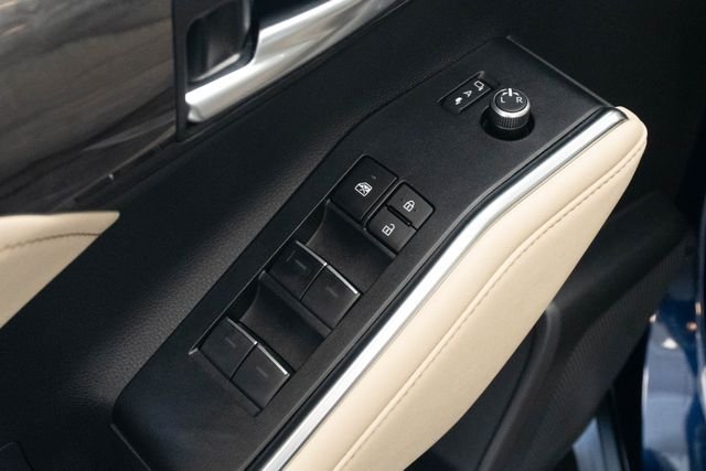 Used 2024  Toyota Platinum image 5