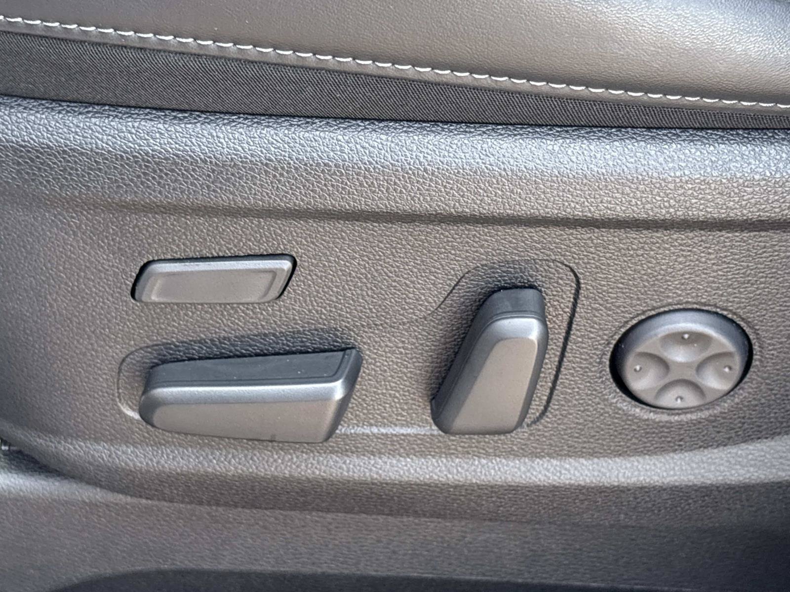 Used 2025 Wolf Gray Kia SX-Prestige X-Line image 27