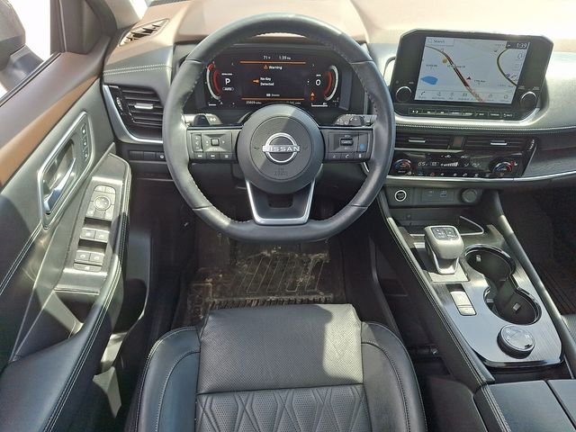 Used 2023 Gray Nissan Platinum image 13
