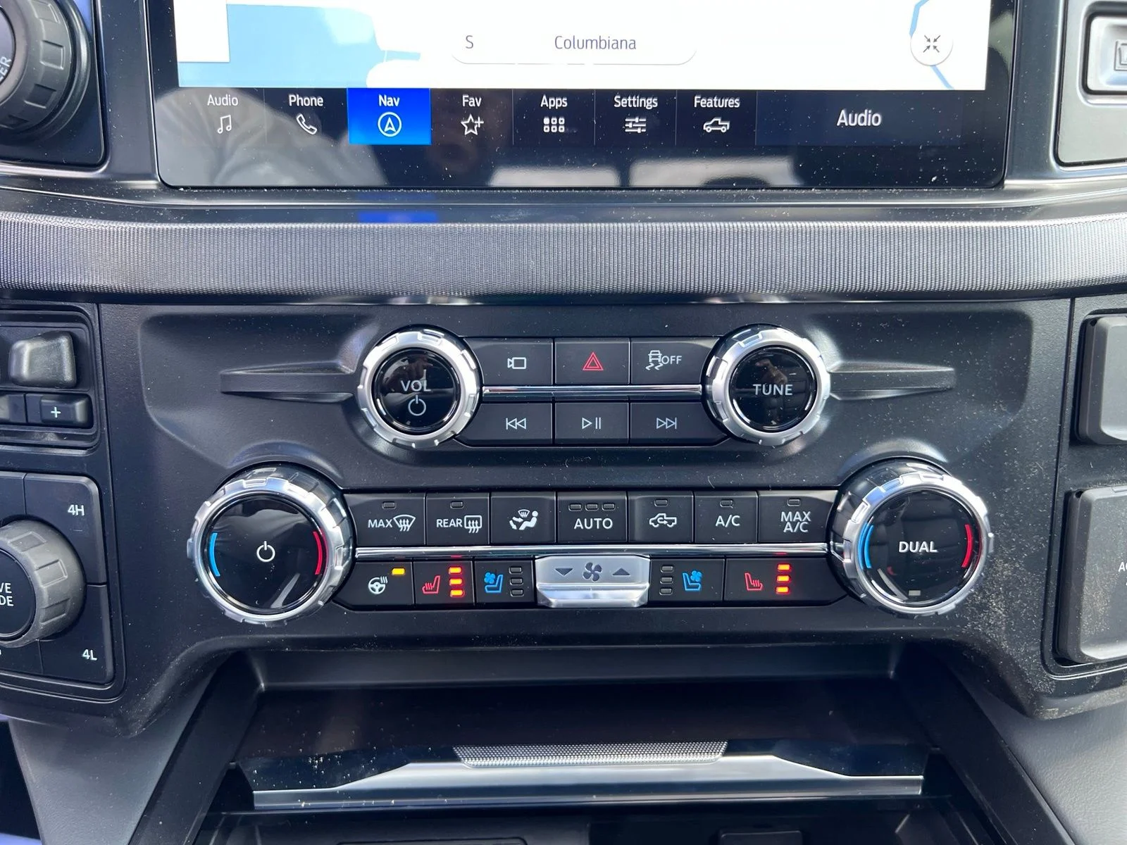 New 2026 Star White Metallic Tri-Coat Ford F-350® Platinum® image 45