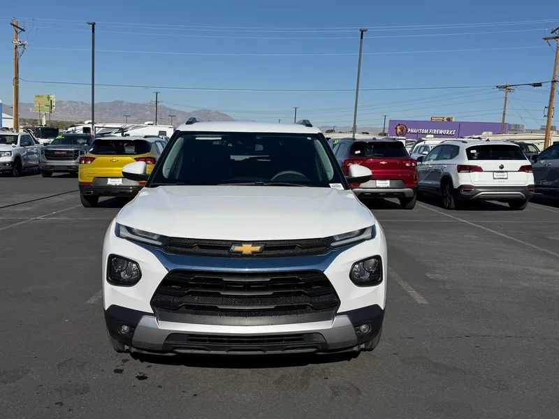 Used 2023 SUMMIT WHITE Chevrolet LT image 8