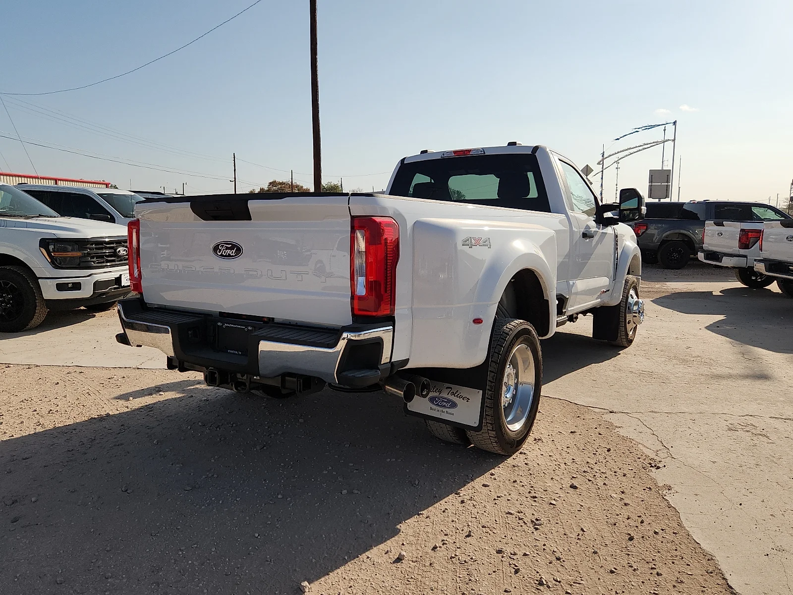 New 2027 Oxford White Ford XLT image 7