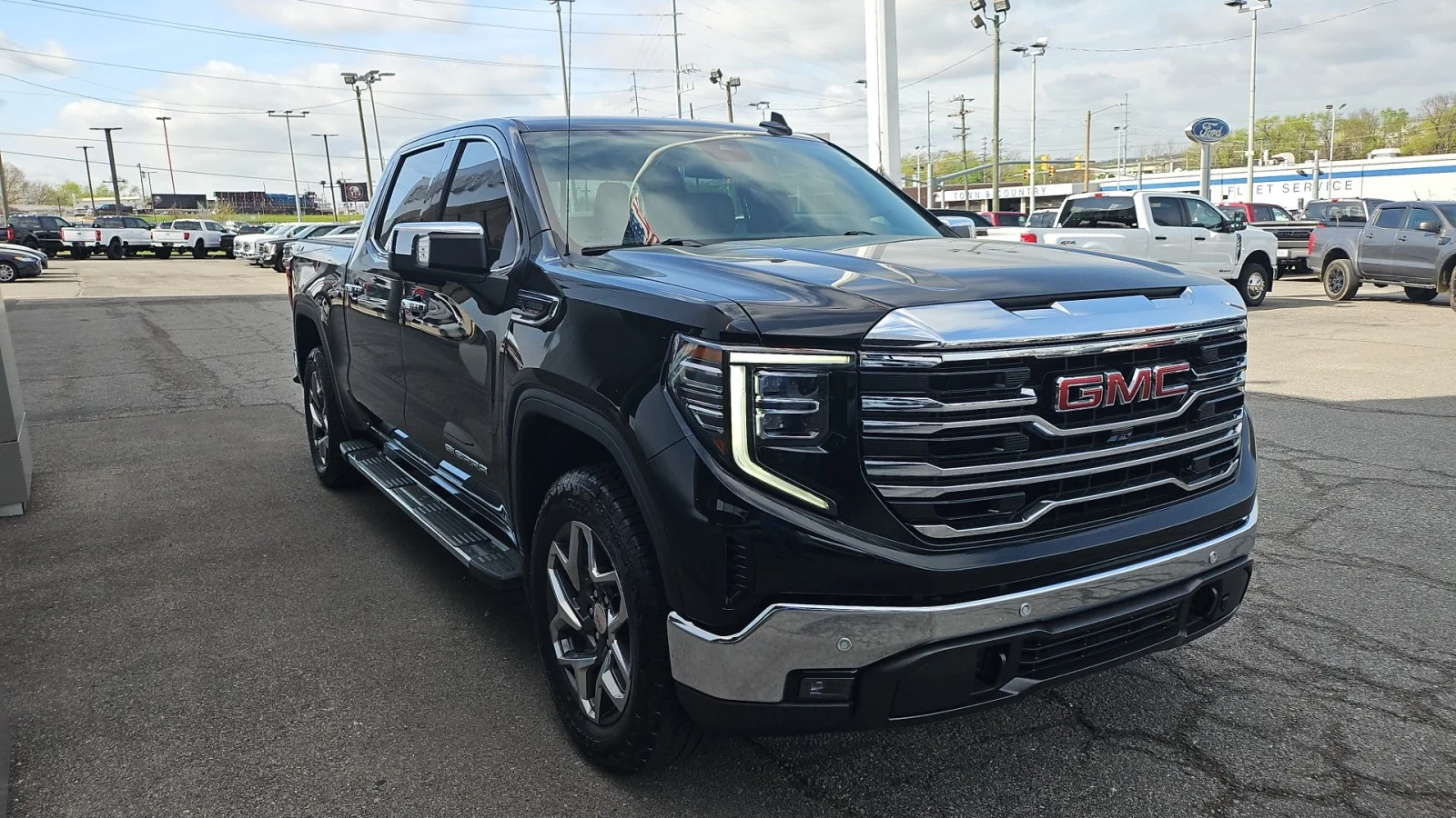 Used 2024 Black GMC SLT image 6