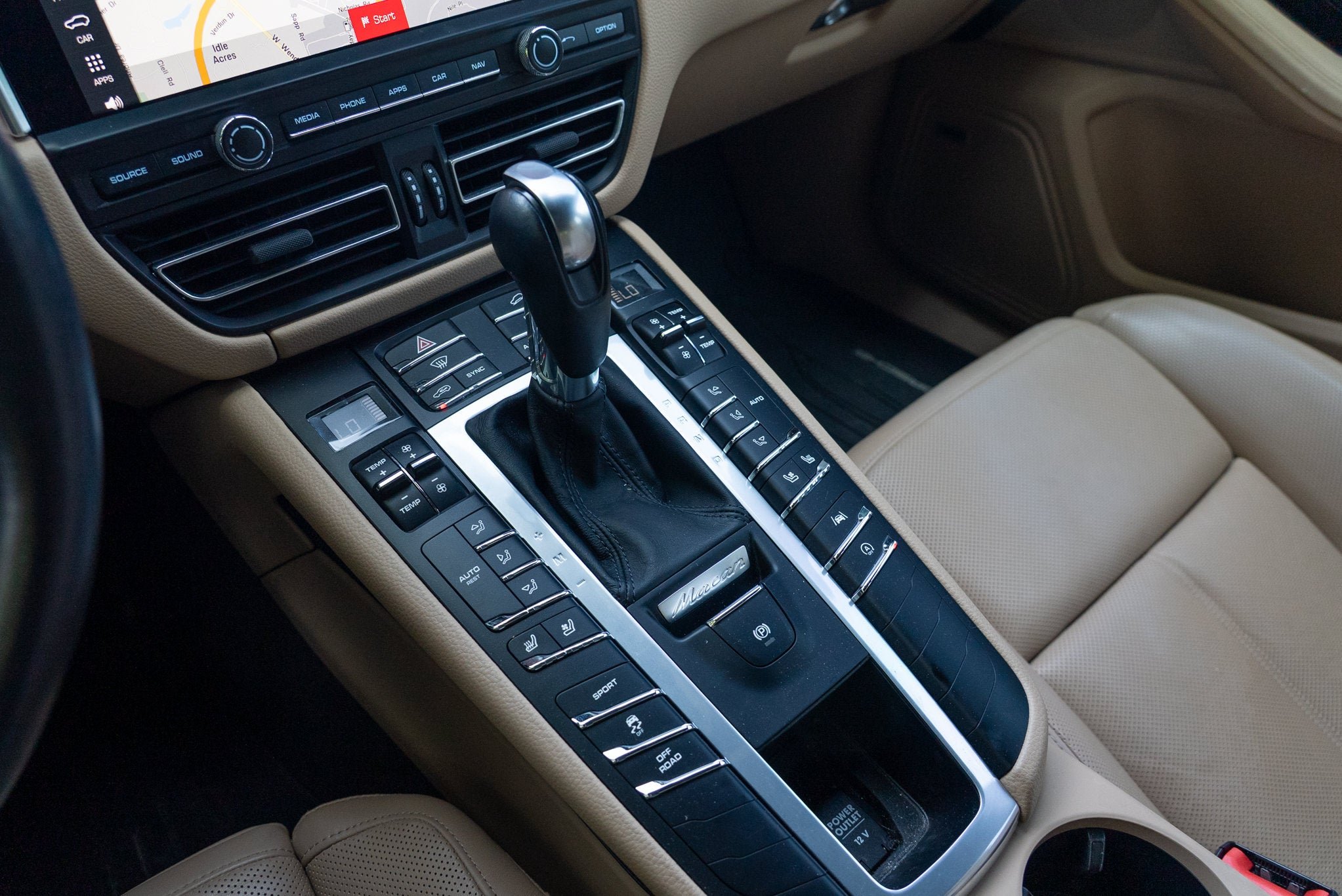 Used 2021 White Porsche  image 32