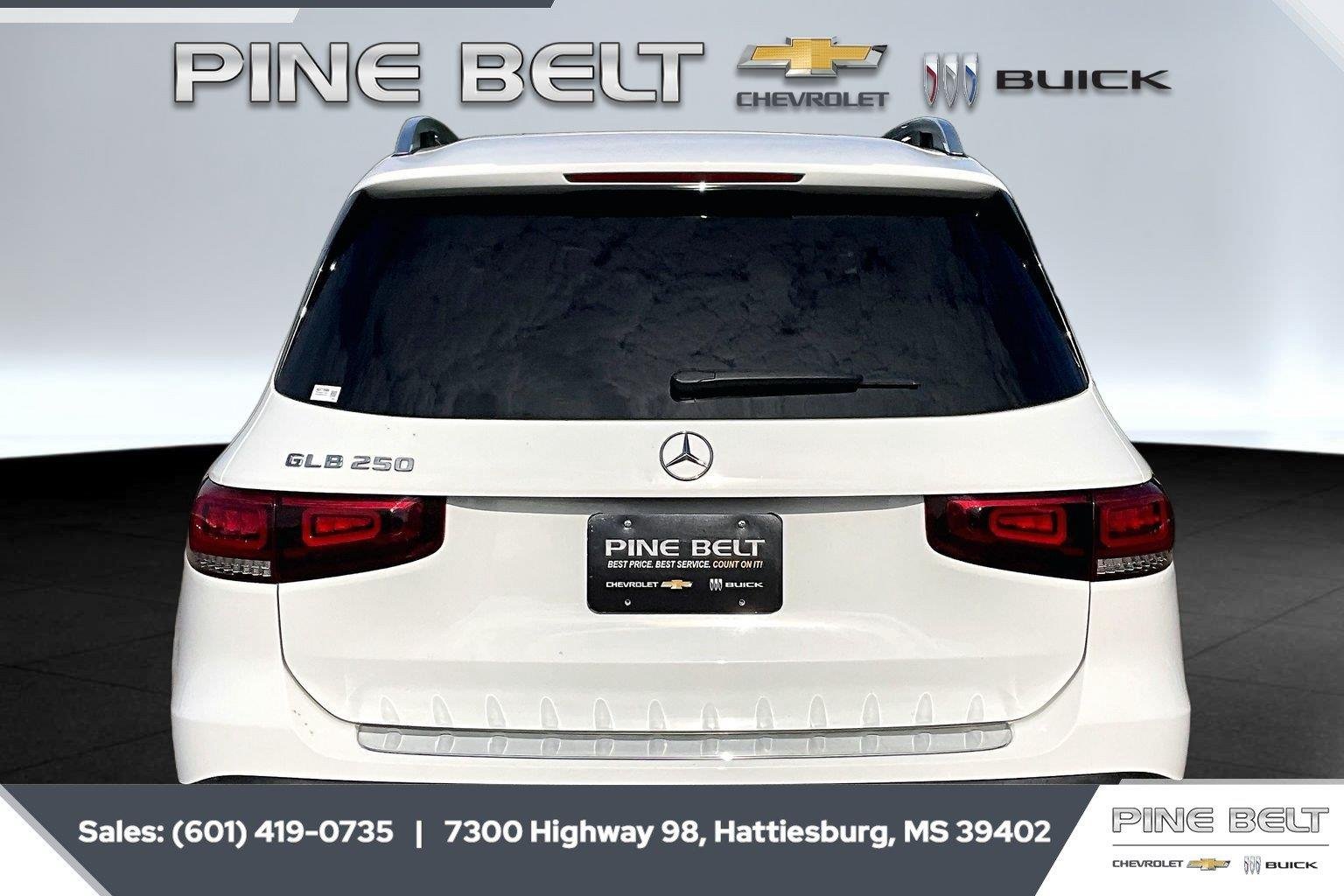 Used 2023 White Mercedes-Benz GLB 250 image 4