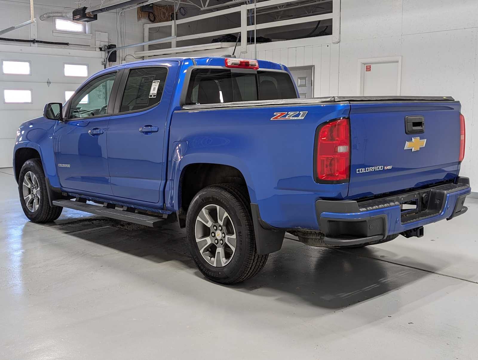 Used 2019 Kinetic Blue Metallic Chevrolet 4WD Z71 image 10