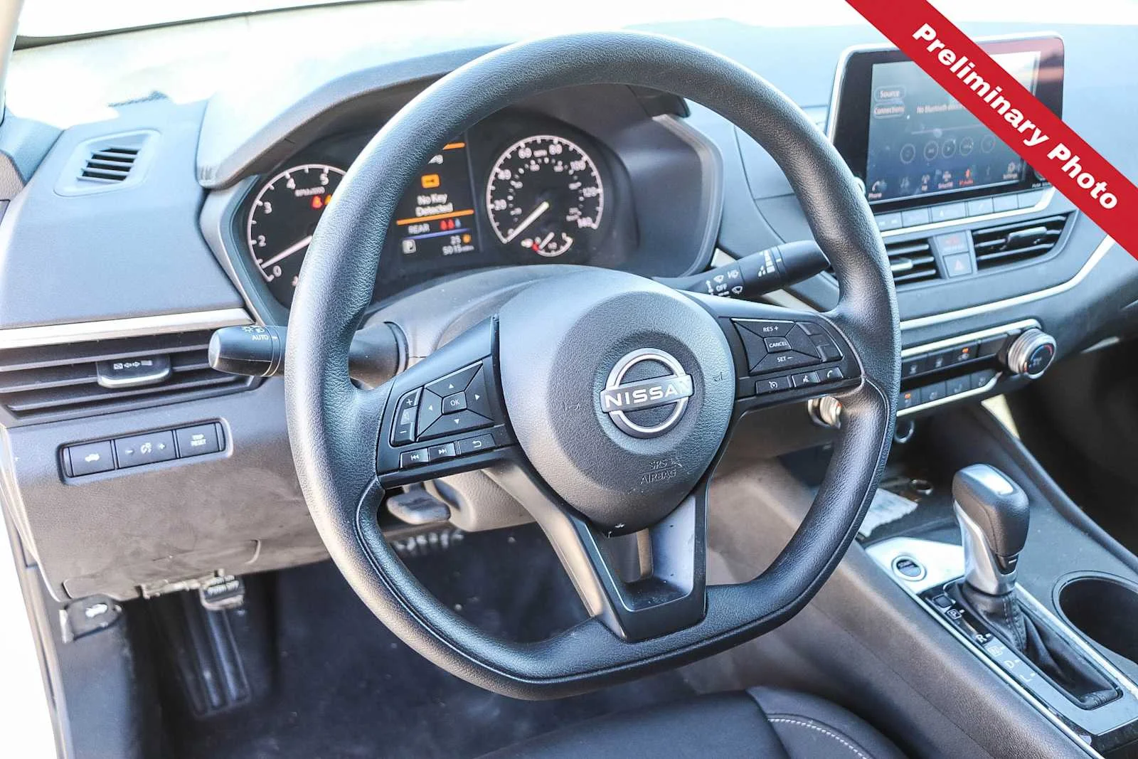 Used 2025 Glacier White Nissan S image 16