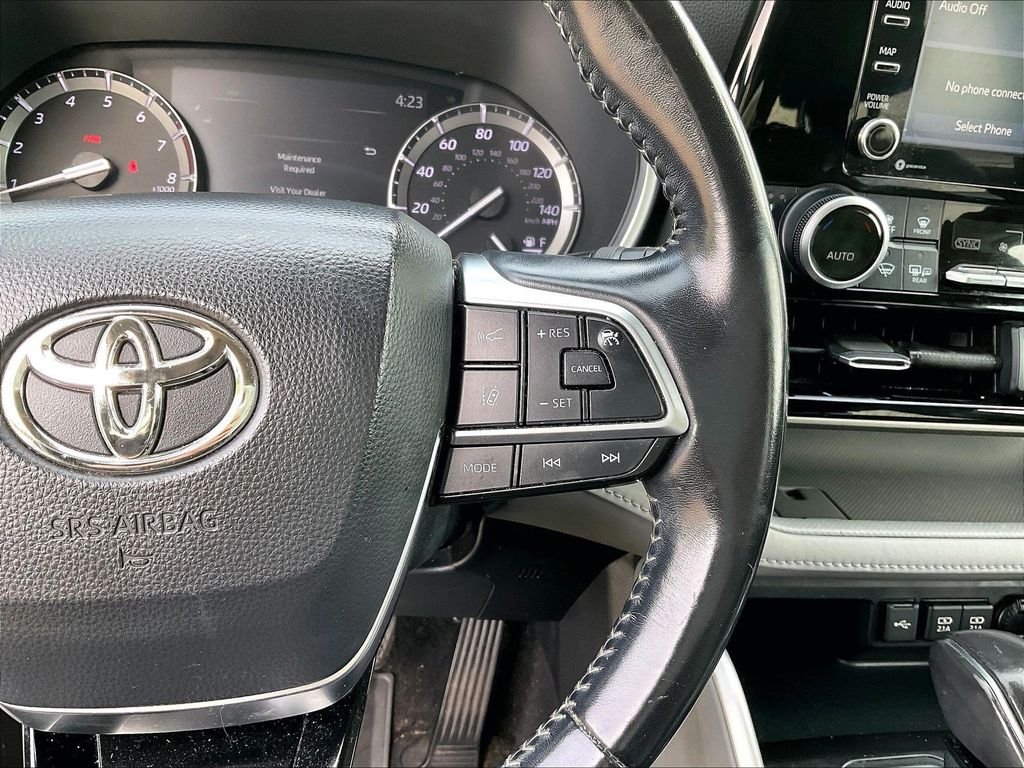 Used 2020 Blue Toyota XLE image 25