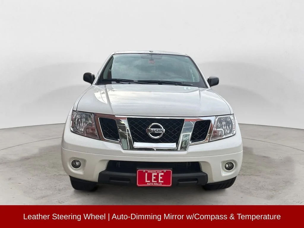 Used 2017 Glacier White Nissan  image 9