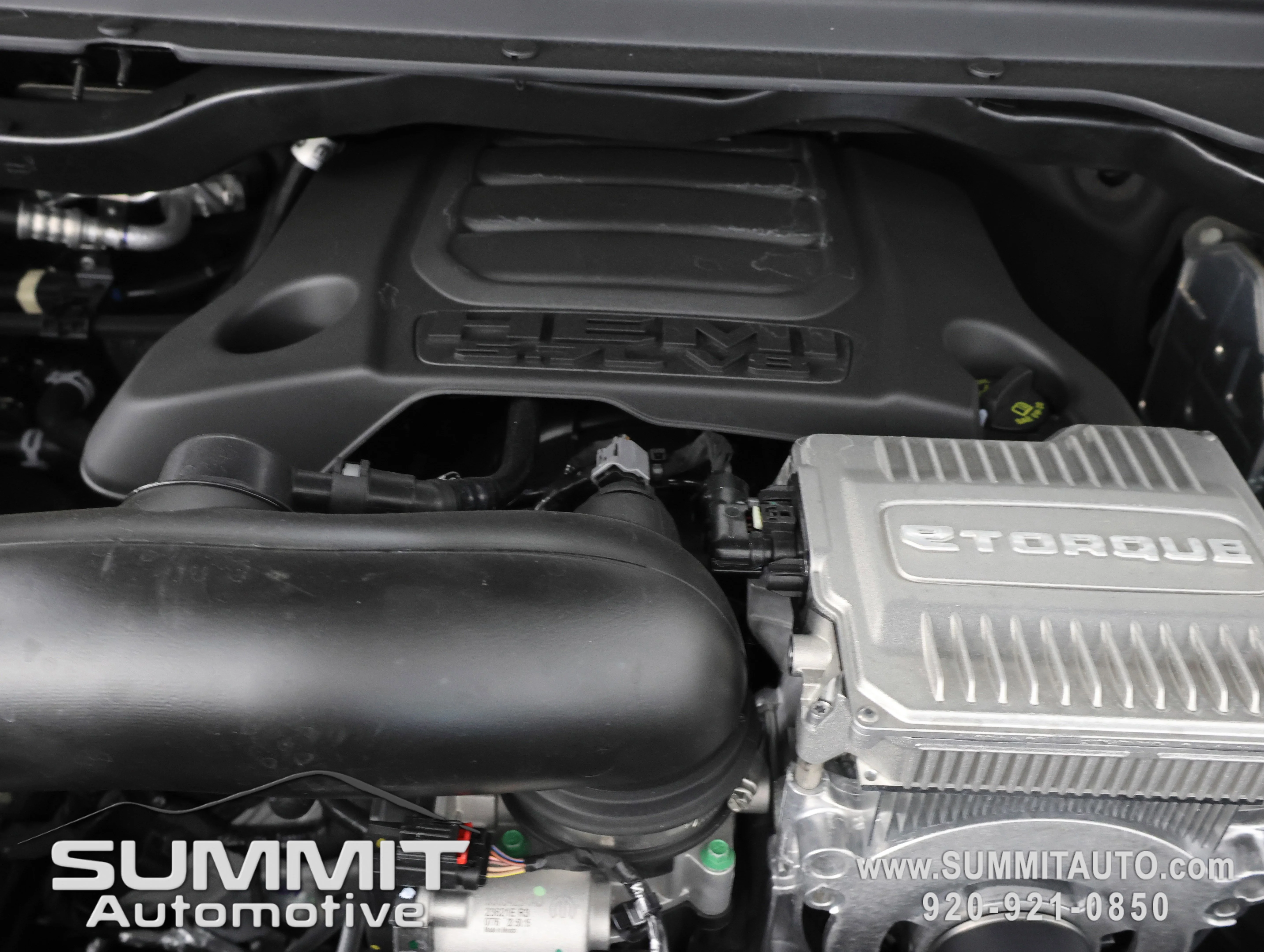 New 2026 Diamond Black Crystal Pearl-Coat Exterior Paint RAM Laramie image 21