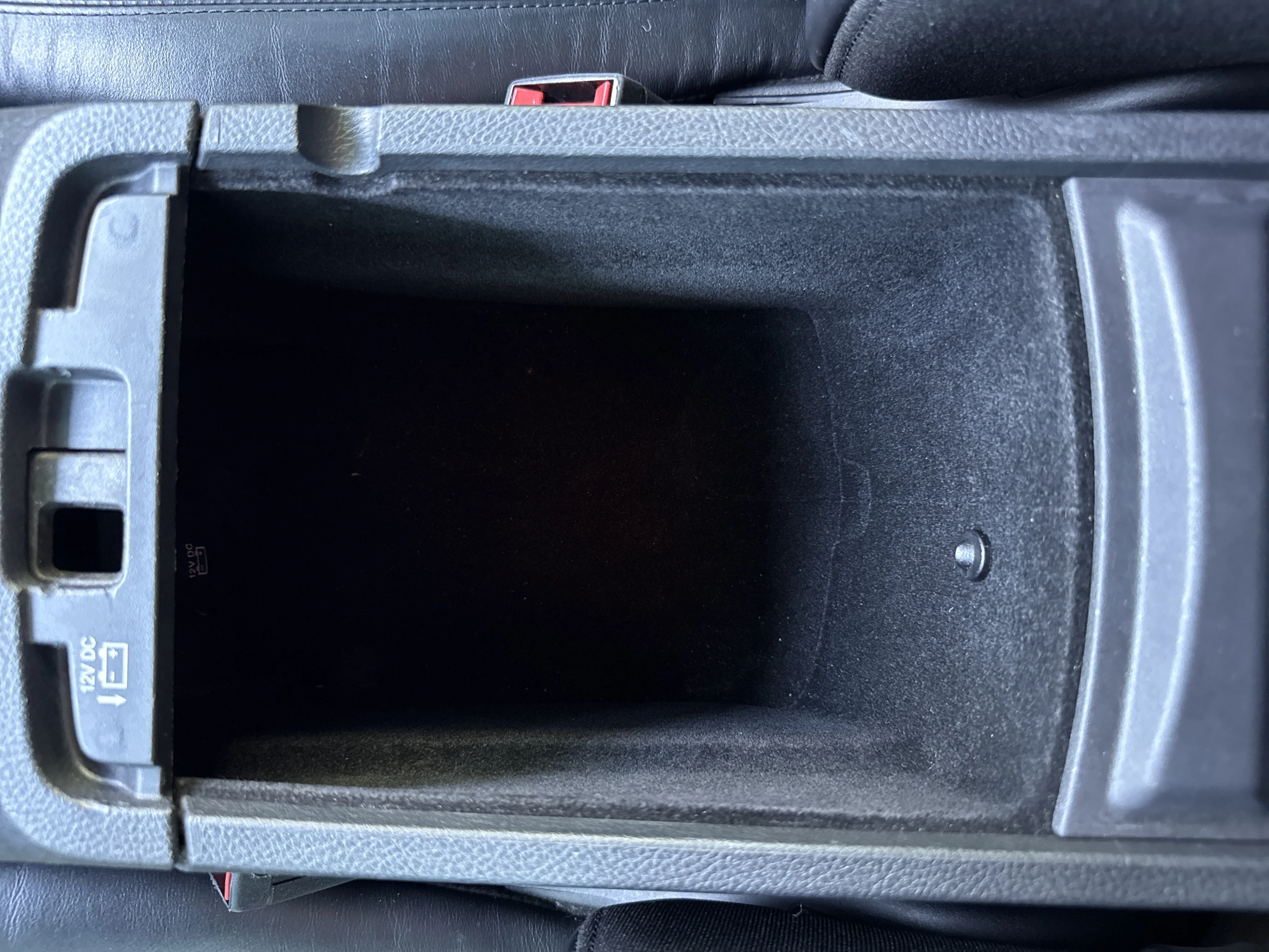 Used 2020 Diamond Black Crystal Pearlcoat Jeep Limited image 14