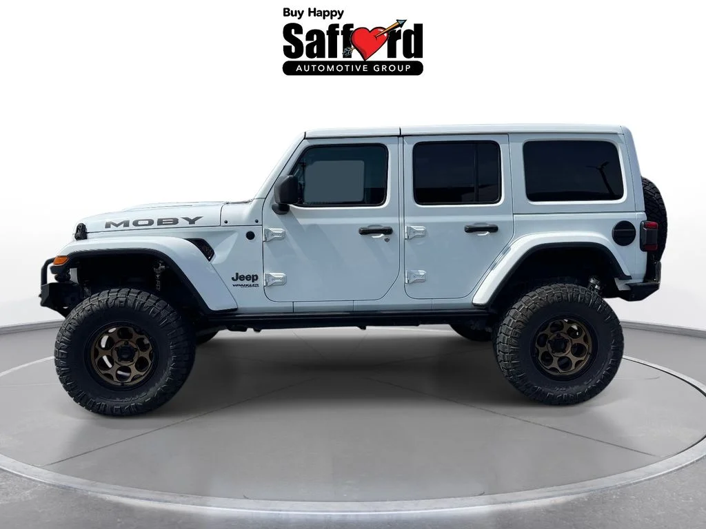 Used 2019 White Jeep Unlimited Sahara image 4
