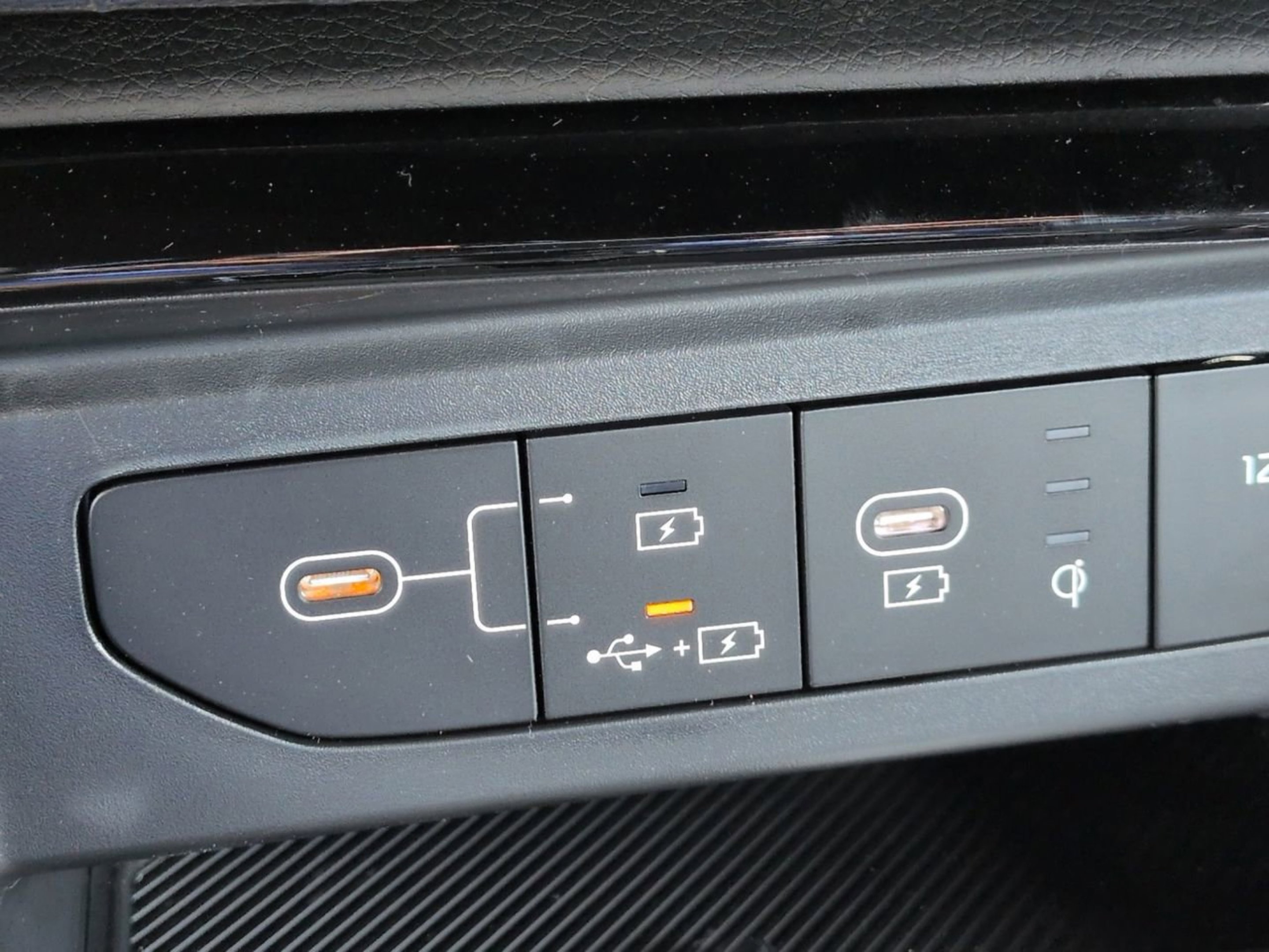 New 2026 Snow White Pearl Kia GT-Line FWD image 21