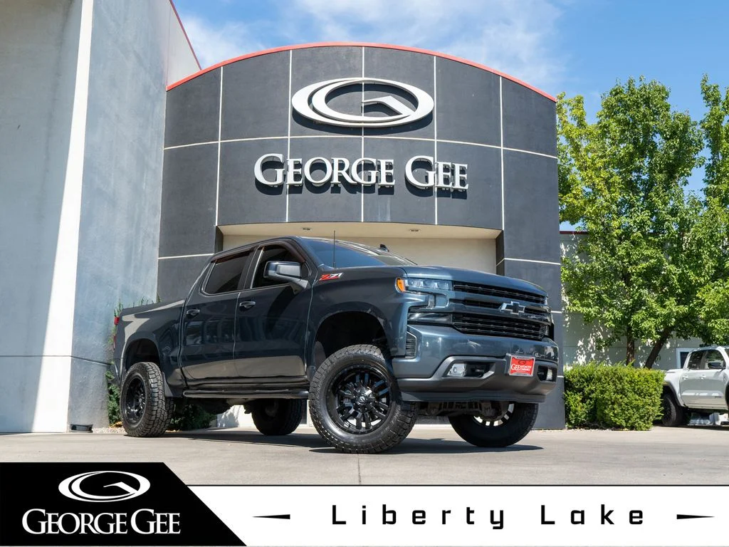 Used 2019 Gray Chevrolet RST image 1