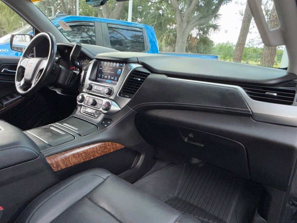 Used 2019 SHADOW GRAY METALLIC Chevrolet Premier image 18