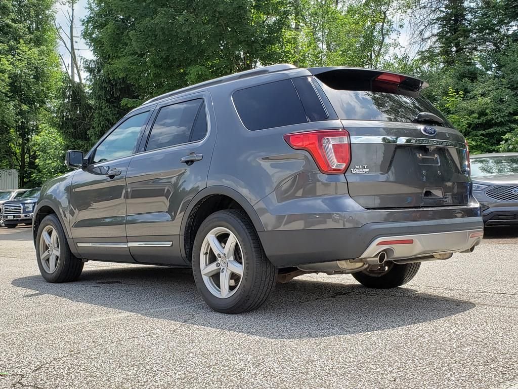 Used 2016 Magnetic Metallic Ford XLT image 5