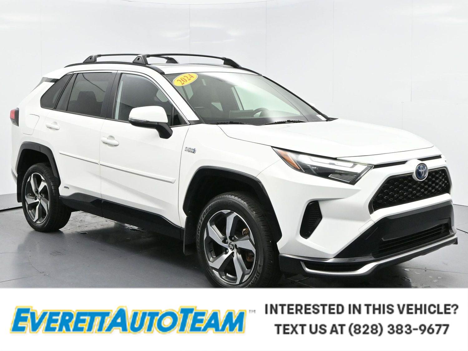 Used 2024 Ice Cap Toyota SE image 1